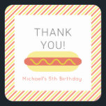 Pegatina Cuadrada Hot Dog Modern Red Yellow Kids Birthday Gracias<br><div class="desc">Este simple y moderno pegatina de agradecimiento por su cumpleaños presenta un dogón caliente con un fondo blanco enmarcado por rayas diagonales rojas y amarillas. Personalice sus necesidades. Puedes encontrar más productos a juego en mi tienda.</div>