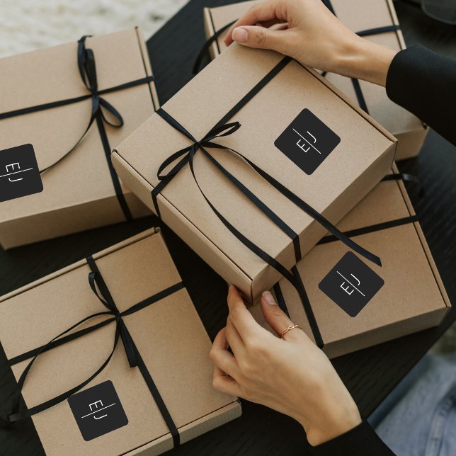 Pegatina Cuadrada Iniciales de nombres negros modernos (Subido por el creador)