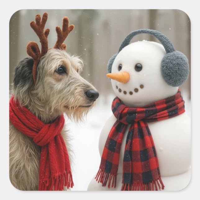 Pegatina Cuadrada Irish Wolfhound Gazing at a Cute Snowman (Anverso)