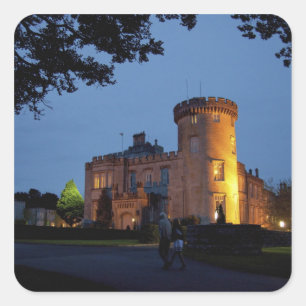 Pegatina Cuadrada Irlanda, el castillo de Dromoland iluminado al ano