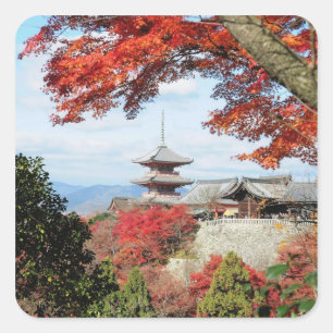Pegatina Cuadrada Japón, Kyoto. Templo Kiyomizu en color de otoño