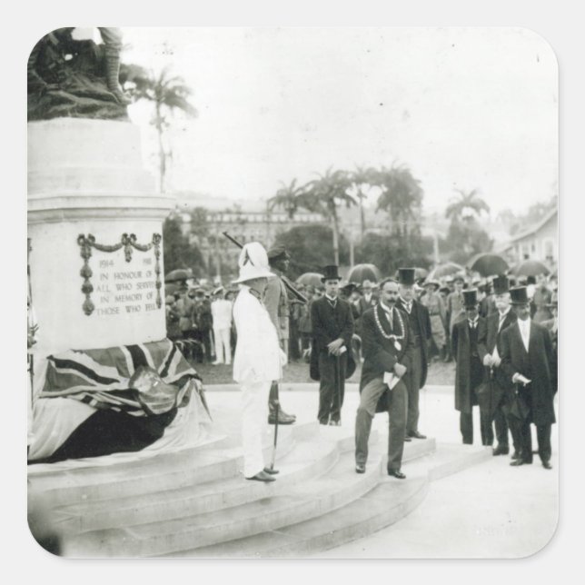 Pegatina Cuadrada La inauguración del monumento a la guerra (Anverso)