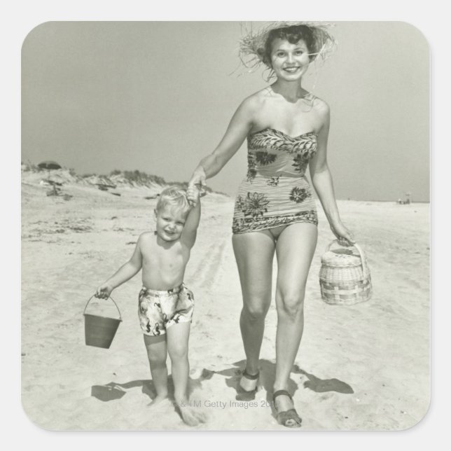 Pegatina Cuadrada La madre y el hijo caminando (Anverso)