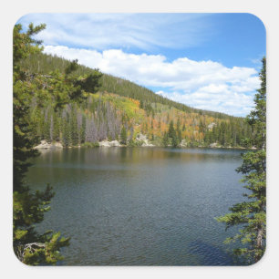 Pegatina Cuadrada Lago Bear en el Parque Nacional Montañas Rocosas