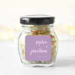 Pegatina Cuadrada Lavanda con guiones Minimalistas modernos | BODA<br><div class="desc">Estos elegantes y minimalistas stickers de bodas presentan una tipografía de escritura moderna en blanco y un texto limpio y sans serif sobre un colorido fondo violeta de lavanda pastel para un diseño sencillo y elegante que le encantará.</div>