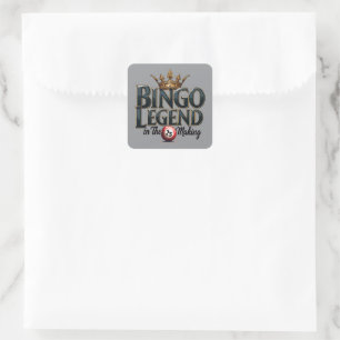 Pegatina Cuadrada Leyenda del Bingo Coronada en Tipografía Retro Dor