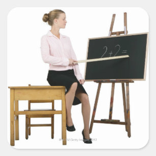 Pegatina Cuadrada Maestra señalando a su líder en Chalkboard