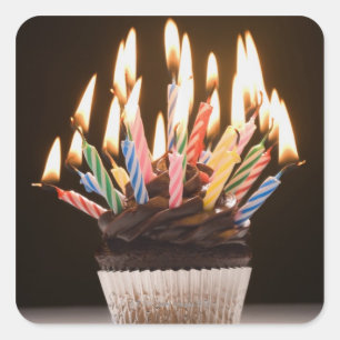 Pegatina Cuadrada Magdalena con las velas del cumpleaños