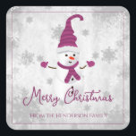 Pegatina Cuadrada Magenta Cute Snowman Christmas Sticker<br><div class="desc">Selle los sobres de sus tarjetas de Navidades salientes esta temporada navideña con un Pegatina de feriado de Navidades Magenta Cute de Snowman. El diseño pegatina incluye un lindo muñeco de nieve en un gorra, bufanda y guantes adornados con copos de nieve grises y blancos en un fondo gris. También...</div>