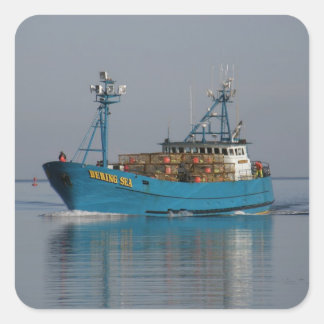 Pegatina Cuadrada Mar de Bering, barco de cangrejo en puerto holandé