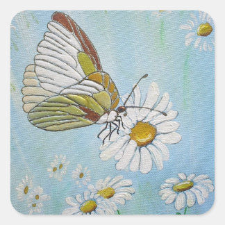 Pegatina Cuadrada Mariposa dorada en una margarita blanca
