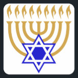 Pegatina Cuadrada Menorah y la estrella de David<br><div class="desc">Menorah dorada con Estrella de David azul en el centro de la parte inferior</div>