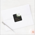 Pegatina Cuadrada Merry Christmas Corporate logo Wreath Holiday<br><div class="desc">Eleva tus regalos corporativos de vacaciones con estos Personalizados pegatinas de Feliz Navidad. Personalice cada etiqueta con el logotipo de su empresa en un fondo negro de moda con "Feliz Navidad" en un elegante tono dorado impreso. Una elegante cortina de flores verdes y blancas enmarca el logotipo, añadiendo un toque...</div>