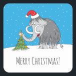 Pegatina Cuadrada Merry Christmas Tree Cute Mammoth Santa Hat<br><div class="desc">Este Pegatina de la Plaza ofrece un ilustracion personalizado del bonito mamut con un Sombrero de Santa y decorando el árbol de Navidad. La suave nevada agrega más espíritu Navidad.</div>