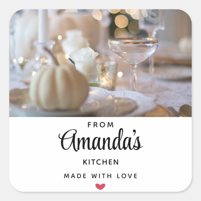 Pegatina Cuadrada Mesa elegante con una cocina de diseño muy cómoda (Anverso)