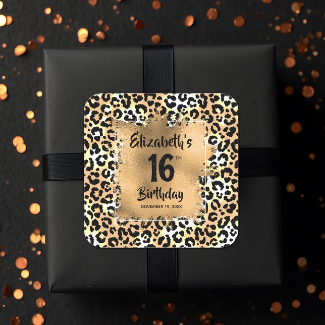 Pegatina Cuadrada Moda 16.º patrón de leopardo de cumpleaños (Chic 16th birthday leopard pattern square favor stickers)