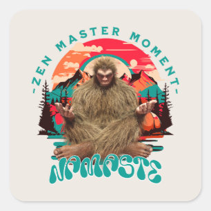 Pegatina Cuadrada Momento del Maestro Zen Bigfoot Arte Retro de Medi