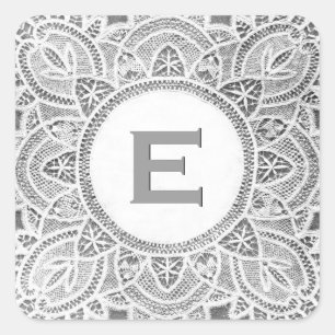 Pegatina Cuadrada Monograma D de encaje antiguo gris blanco o cualqu