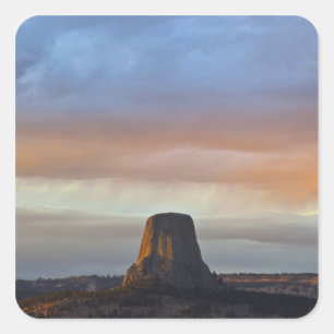 Pegatina Cuadrada Monumento Nacional Devils Tower, Tormenta al Atard