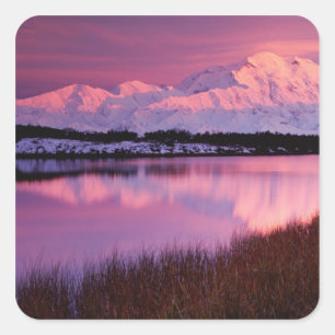 Pegatina Cuadrada Mt. Denali al atardecer desde Reflection Pond