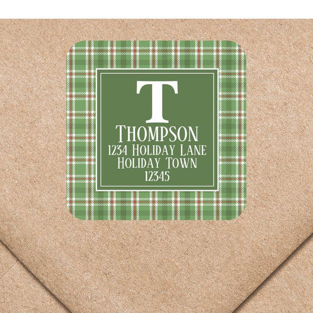 Pegatina Cuadrada Navidad Cuadrillé Rústico Fiesta de Regreso de Dir (Christmas green and red plaid return address label with monogram and name. )