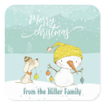 Nieve y perro en la escena invernal de navidades