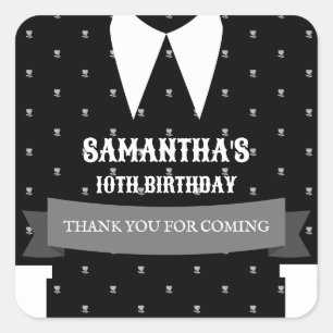 Pegatina Cuadrada Niña gótica con vestido negro Cumpleaños