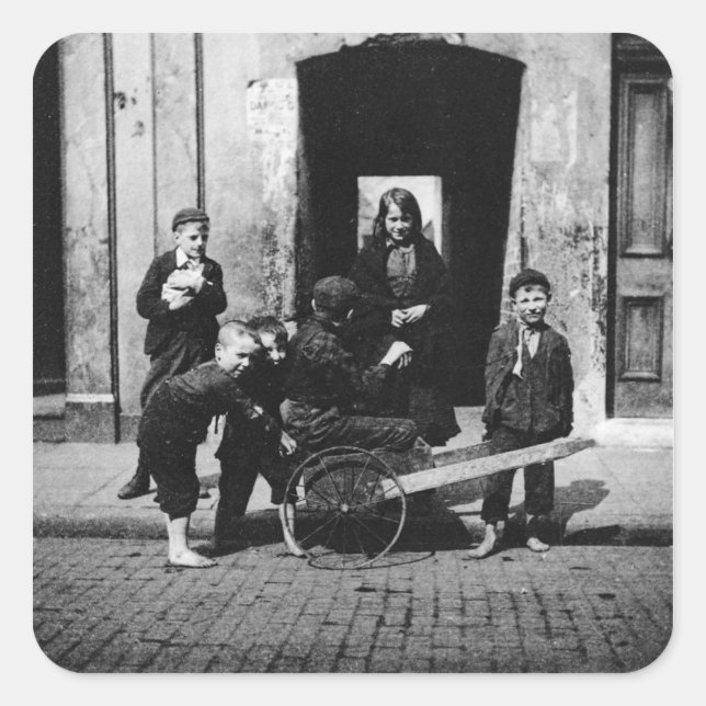 Pegatina Cuadrada Niños en una barriada de Londres (Anverso)