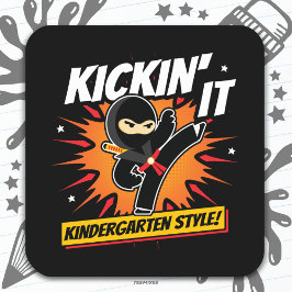 Pegatina Cuadrada Niños Ninja Kick El Primer Día De Vuelta A La Escu