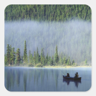 Pegatina Cuadrada Niños pescando en el lago Waterfowl, Banff Nation