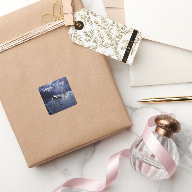 Pegatina Cuadrada Noche de nieve con casa cubierta de nieve (Regalar)