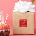 Pegatina Cuadrada Nombre de la familia Merry Christmas Red Gold Sant<br><div class="desc">Un guión hermoso, simple, elegante, personalizado, personalizado, navidades rojos, hermoso guión de oro falso / tipografía "Feliz Navidad", dirección de retorno de nombre familiar, hoja de pegatinas cuadrados para sus saludos de temporada tarjetas navidades de vacaciones y correo. Simplemente escriba su nombre / nombre de la pareja / apellido /...</div>