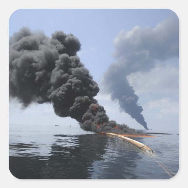 Pegatina Cuadrada Nubes oscuras de humo y fuego emergen 3 (Anverso)