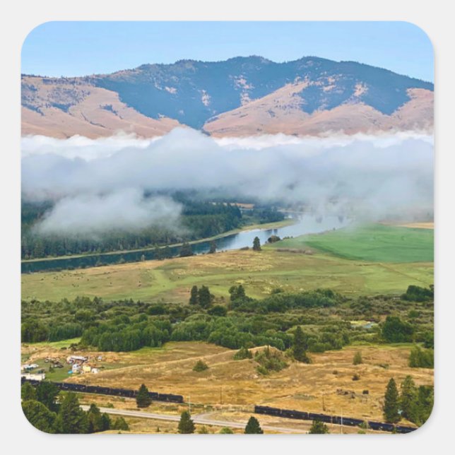 Pegatina Cuadrada Nubes sobre el río Flathead (Anverso)