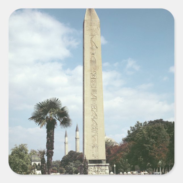 Pegatina Cuadrada Obelisco de Teodosio I, con base romana (Anverso)