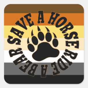 Pegatina Cuadrada Orgullo de Oso Gay Salva Un Caballo Monta Un Oso