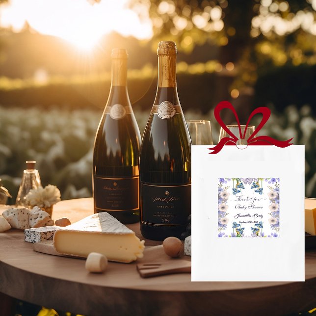 Pegatina Cuadrada Pastel Blue Buds Purple Flowers Floral Baby Shower (Pastel Blue Buds Purple Flowers Floral Baby Shower Square Sticker)