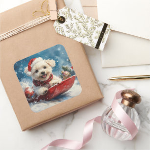 Pegatina Cuadrada Perro Maltés en Trineo Deja que Nieve Navidad