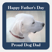 Perro orgulloso papá lindo Labrador blanco perrito