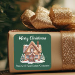 Pegatina Cuadrada Personalizado Merry Christmas Real Estate Company<br><div class="desc">Este lindo personalizado de la inmobiliaria verde Merry Christmas pegatina tiene su nombre personalizado de empresa de bienes raíces y su mensaje navideño en la tipografía verde de moda junto con una hermosa imagen de una casa en invierno rodeada de pinos. Pegatinas de vacaciones profesionales para el marketing de negocios...</div>