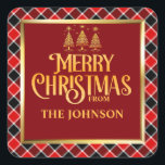 Pegatina Cuadrada PERSONALIZADO Red Black Plaid Gold Merry Christmas<br><div class="desc">PERSONALIZADO Red BLACK PLAID Gold Merry Christmas Square Pegatina. Personalice este hermoso pegatina dorado de Feliz Navidad con su nombre. Tema- navidades negros rojos chapados,  Relieve metalizado dorado,  oro negro rojo,  árbol de navidad dorado,  personalizable,  simple,  elegante,  minimalista,  moderno,  mágico. Decorativas. Adecuado para pegatina cuadrado. Creado por Artfulz!</div>
