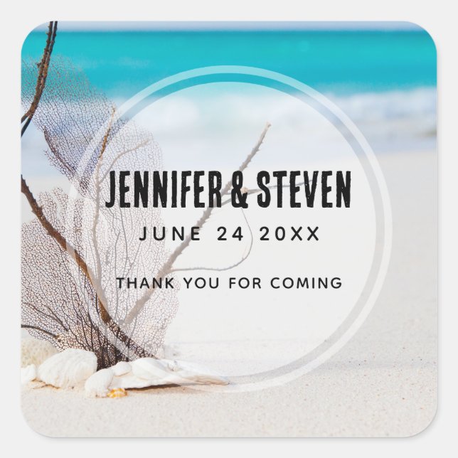 Pegatina Cuadrada Playa de arena con Boda de casetas blancas (Anverso)