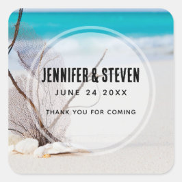 Pegatina Cuadrada Playa de arena con Boda de casetas blancas