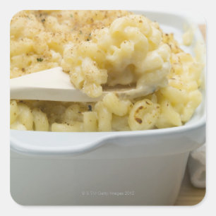 Pegatina Cuadrada Queso de los macarrones en plato de la hornada con