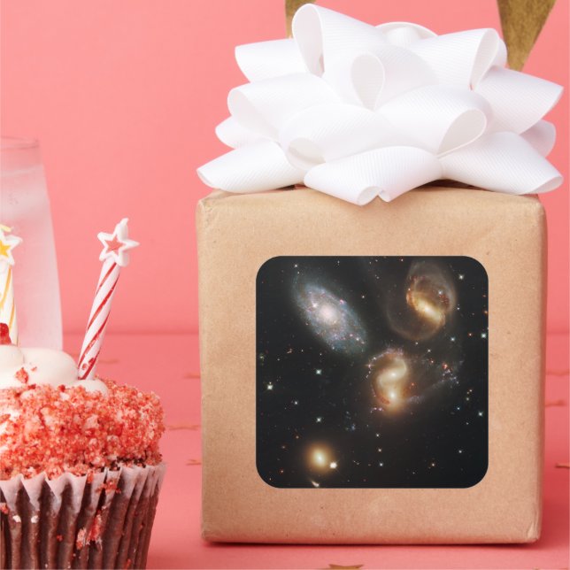 Pegatina Cuadrada Quinteto de Stephan: Un desastre galáctico (Fiesta)