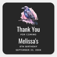 Raven negro en un Ilustracion de sucursal Gracias