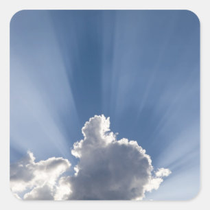 Pegatina Cuadrada Rayo crepuscular o rayos de Dios pasando junto a u