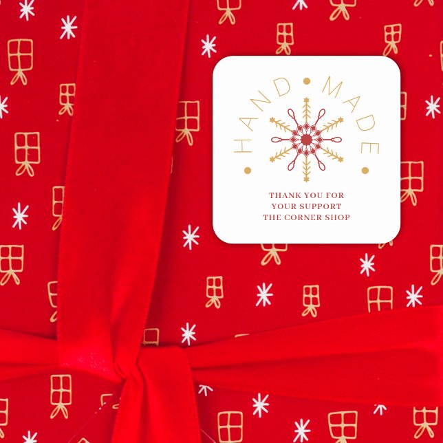 Pegatina Cuadrada Red & Gold Christmas Modern Snowflake for Business (Red & Faux Gold Christmas Modern Snowflake for Business Square Sticker. )