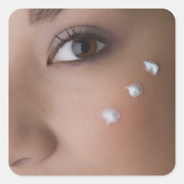 Pegatina Cuadrada Retrato de una joven con crema en ella (Anverso)