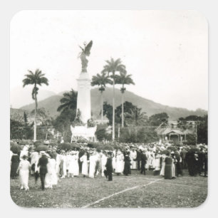 Pegatina Cuadrada Revelación del monumento a la guerra